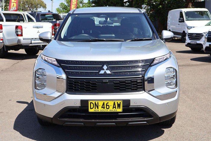 2024 Mitsubishi Outlander ES