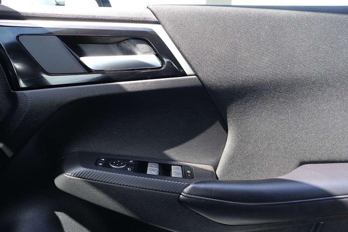 2024 Mitsubishi Outlander ES