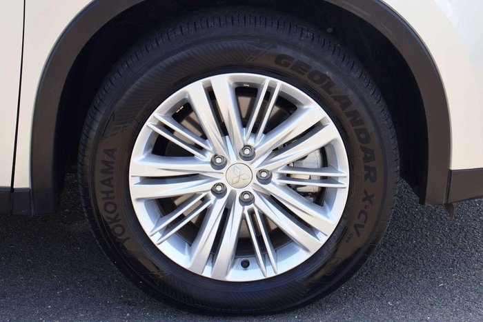 2024 Mitsubishi Outlander ES