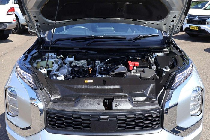 2024 Mitsubishi Outlander ES