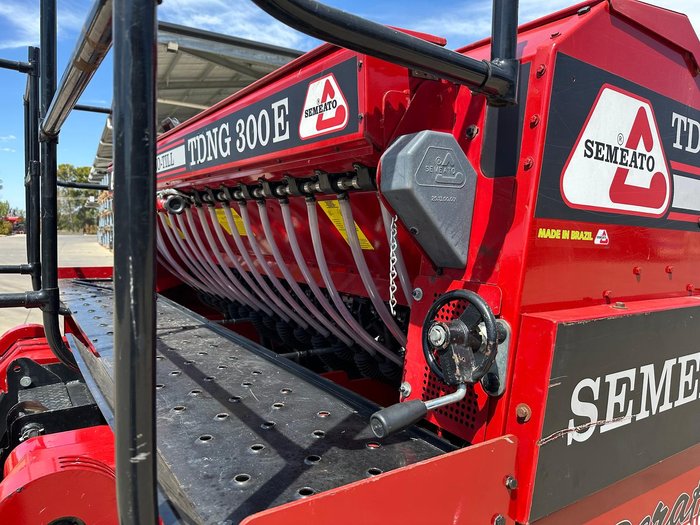 2023 Semeato Tdng 300E Double Disc Seeder Used RED