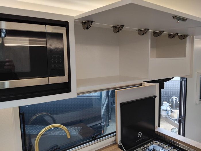 2026 New Age Caravans My26 Road Owl 21Ft Triple Bunk New Layout Design