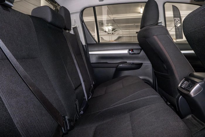 2020 Toyota Hilux SR5