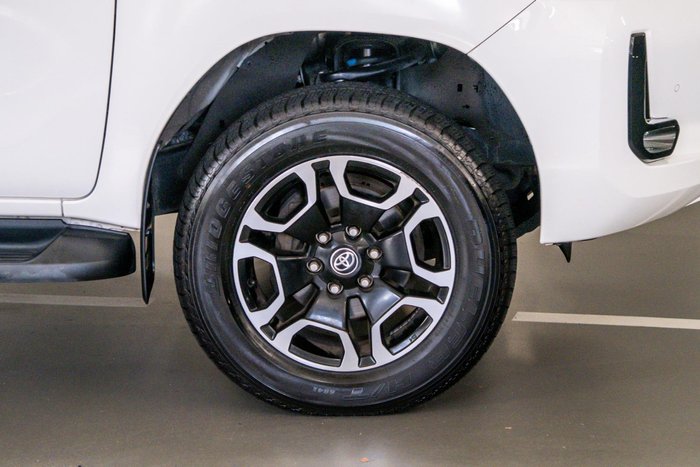 2020 Toyota Hilux SR5