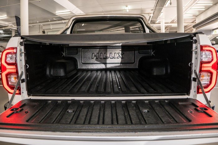 2020 Toyota Hilux SR5