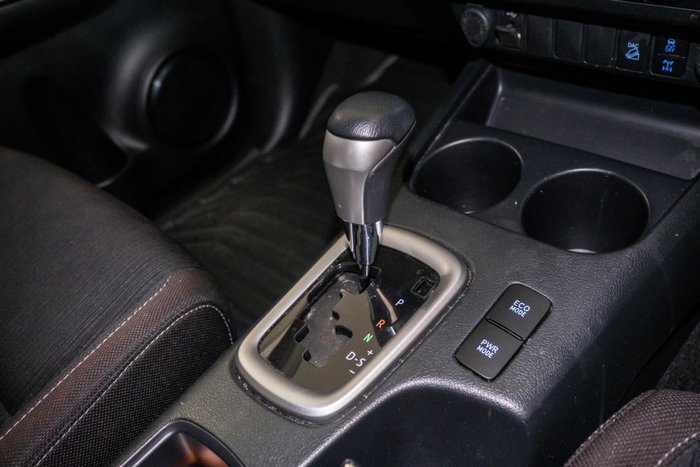 2020 Toyota Hilux SR5