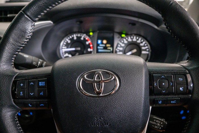 2020 Toyota Hilux SR5