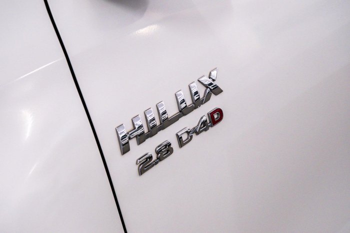 2020 Toyota Hilux SR5