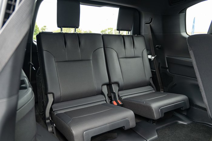 2025 Toyota Landcruiser VX