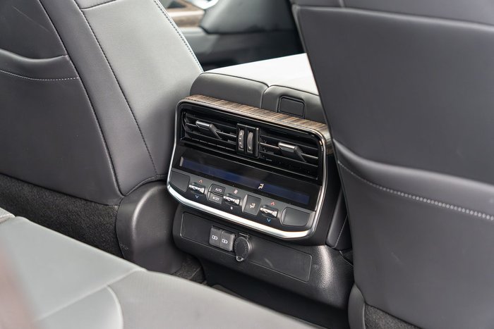 2025 Toyota Landcruiser VX