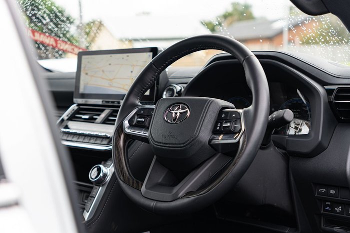 2025 Toyota Landcruiser VX