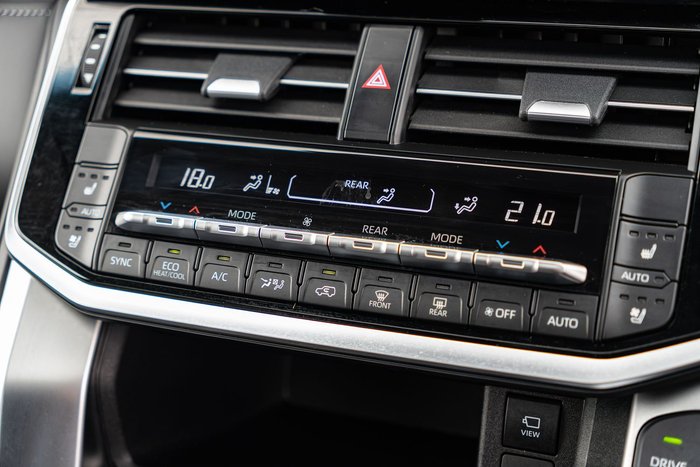 2025 Toyota Landcruiser VX