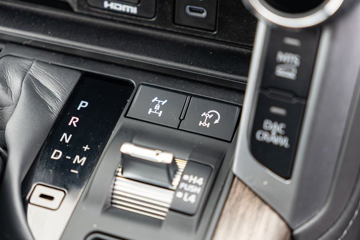 2025 Toyota Landcruiser VX