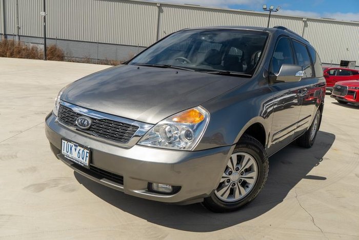 2011 Kia Grand Carnival