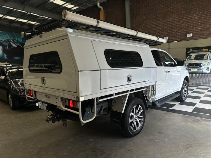 2018 Toyota Hilux SR5 GUN126R 4X4 Dual Range Glacier White