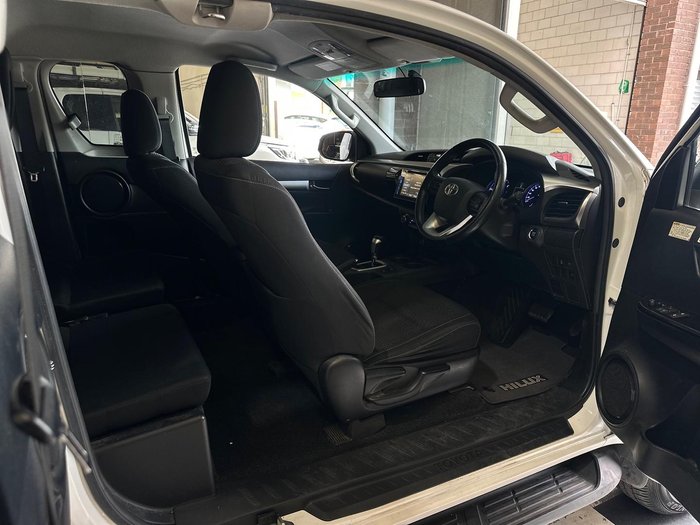 2018 Toyota Hilux SR5 GUN126R 4X4 Dual Range Glacier White