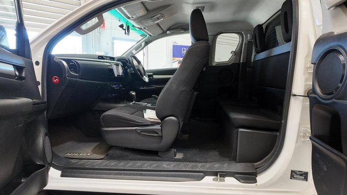 2018 Toyota Hilux SR5 GUN126R 4X4 Dual Range Glacier White