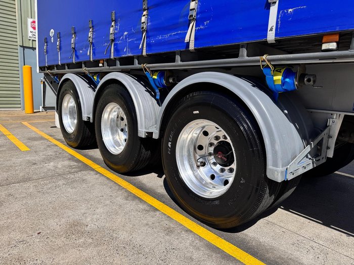 2016 Maxitrans St3 Tri Axle