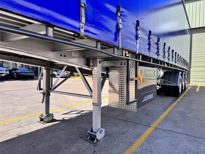 2016 Maxitrans St3 Tri Axle