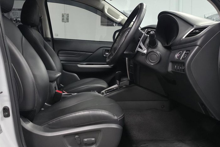 2023 Mitsubishi Triton Xtreme MR MY23 4X4 Dual Range White Diamond with Black Roof