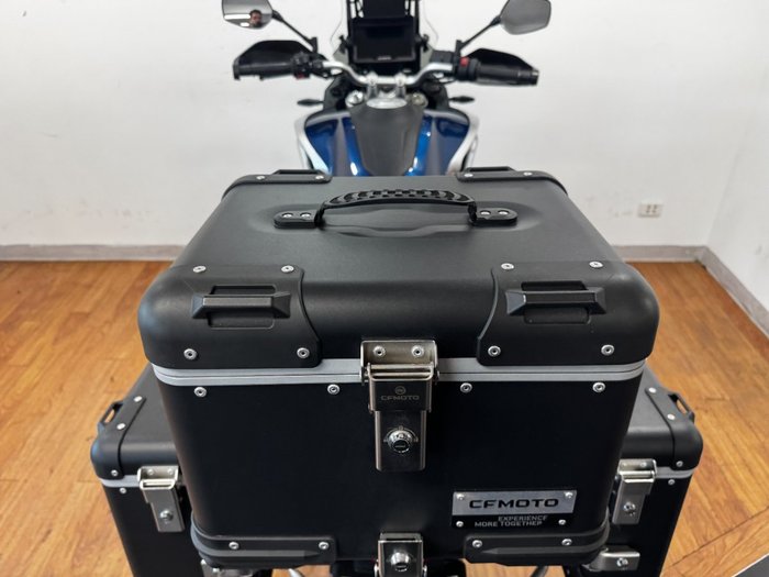 2022 CFMoto 800MT LIMITED EDITION SILVER