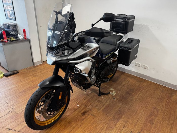 2022 CFMoto 800MT LIMITED EDITION SILVER