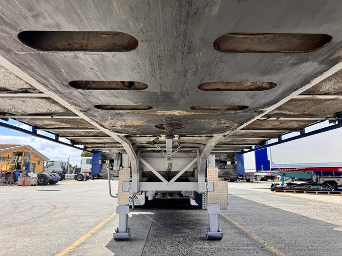 2010 Krueger 32 Pallet Dd