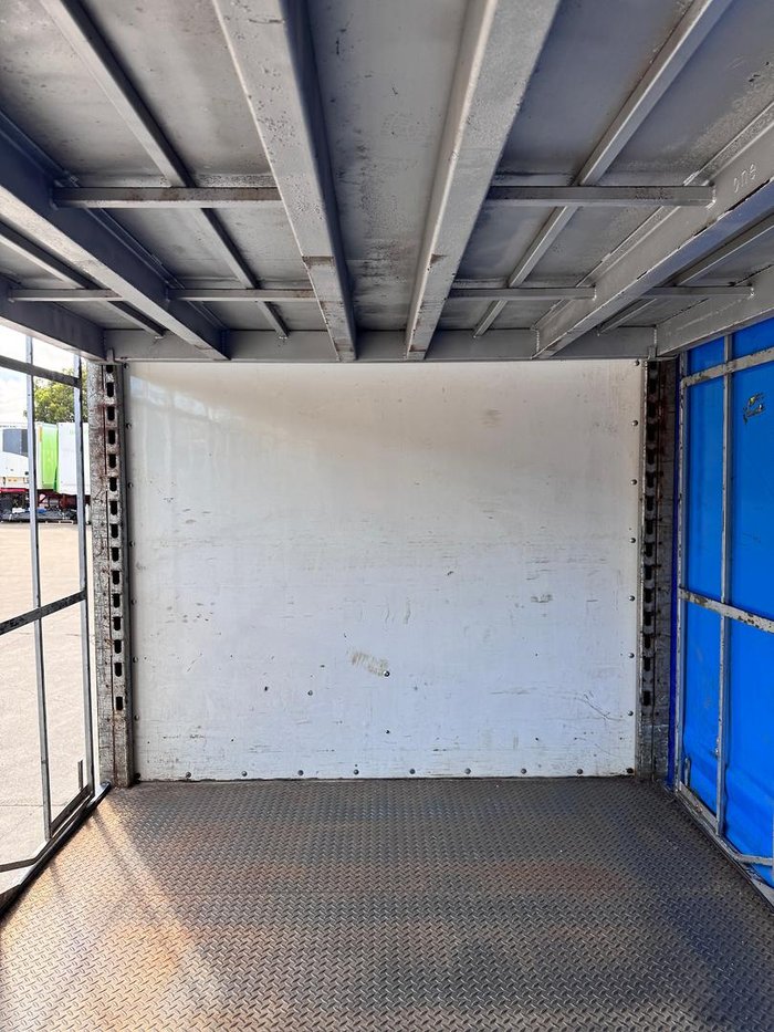 2010 Krueger 32 Pallet Dd