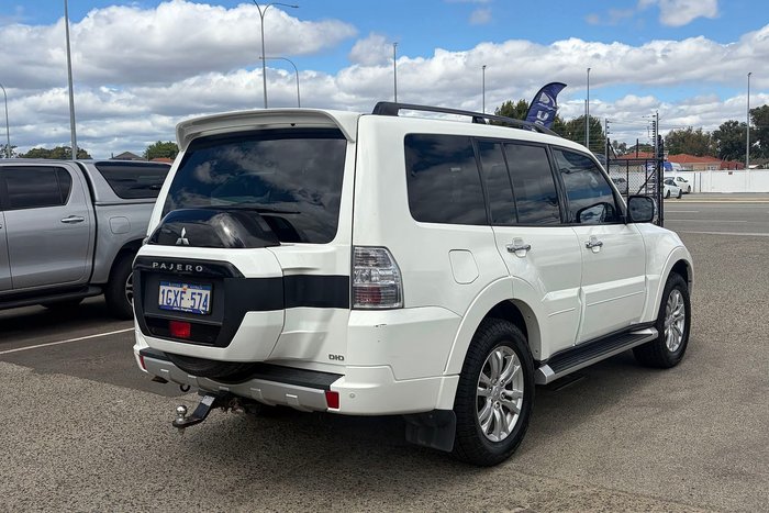 2019 Mitsubishi Pajero GLS