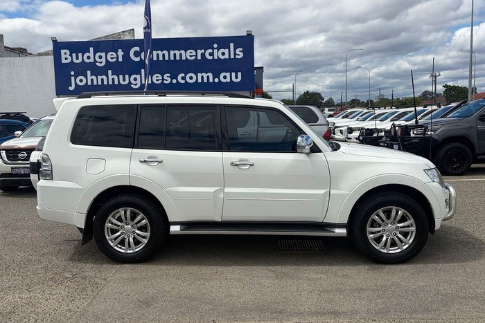 2019 Mitsubishi Pajero GLS