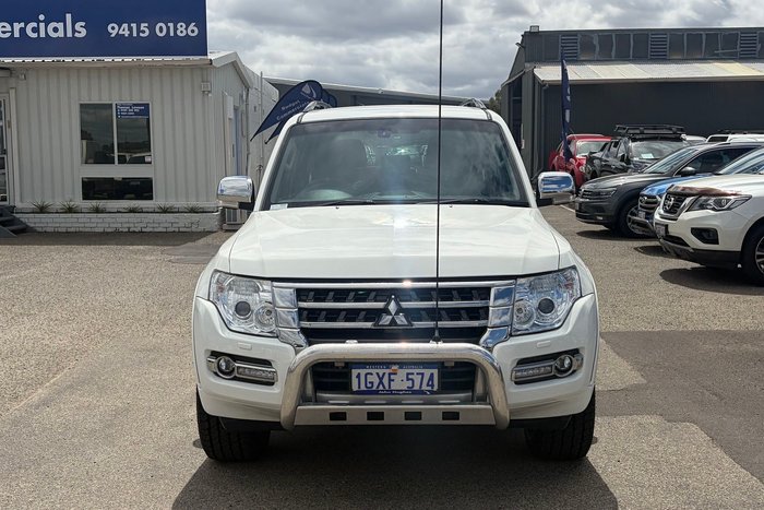 2019 Mitsubishi Pajero GLS