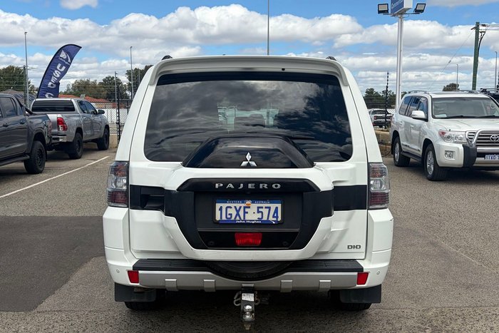 2019 Mitsubishi Pajero GLS