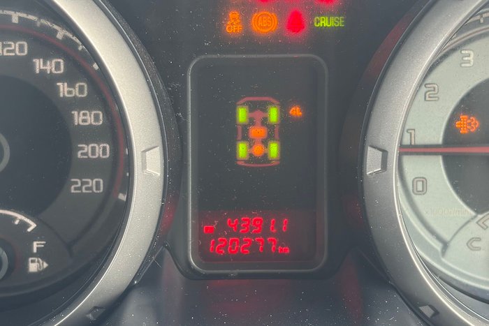 2019 Mitsubishi Pajero GLS