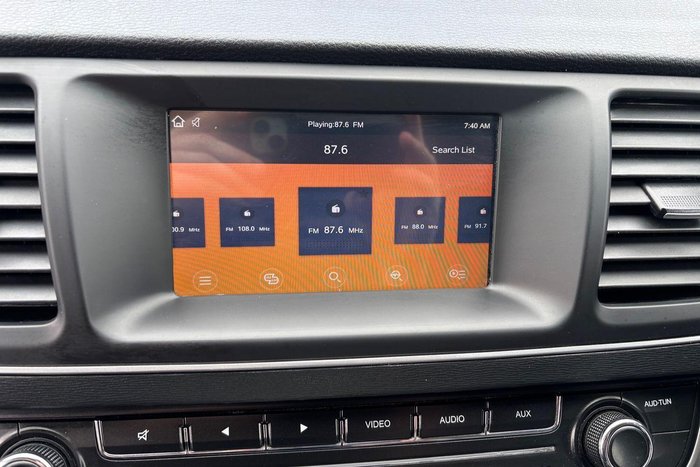 2022 LDV G10 +