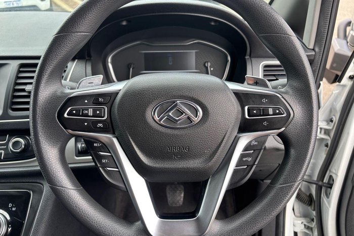 2022 LDV G10 +