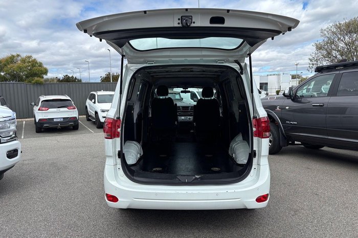 2022 LDV G10 +