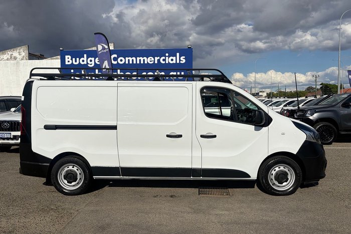 2021 Mitsubishi Express GLX