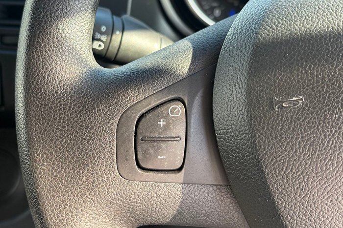 2021 Mitsubishi Express GLX