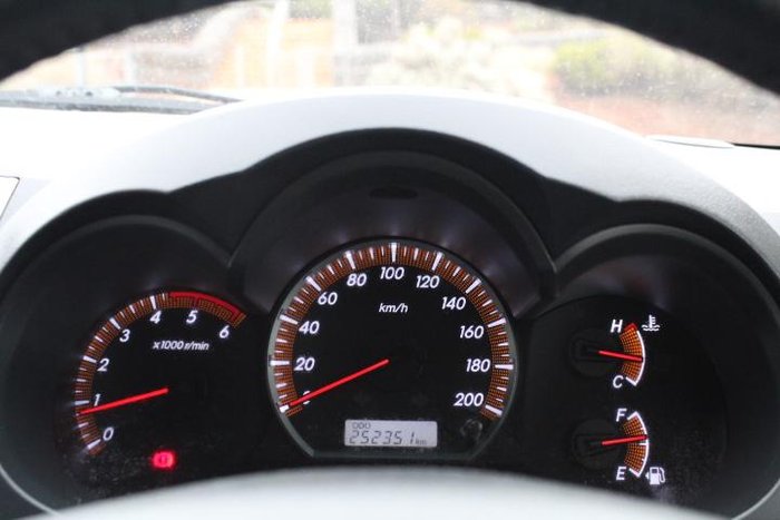 2013 Toyota Hilux SR5