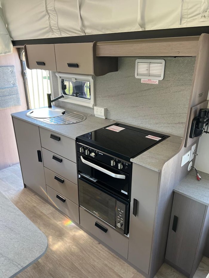 2023 Jayco Journey 17.55-8