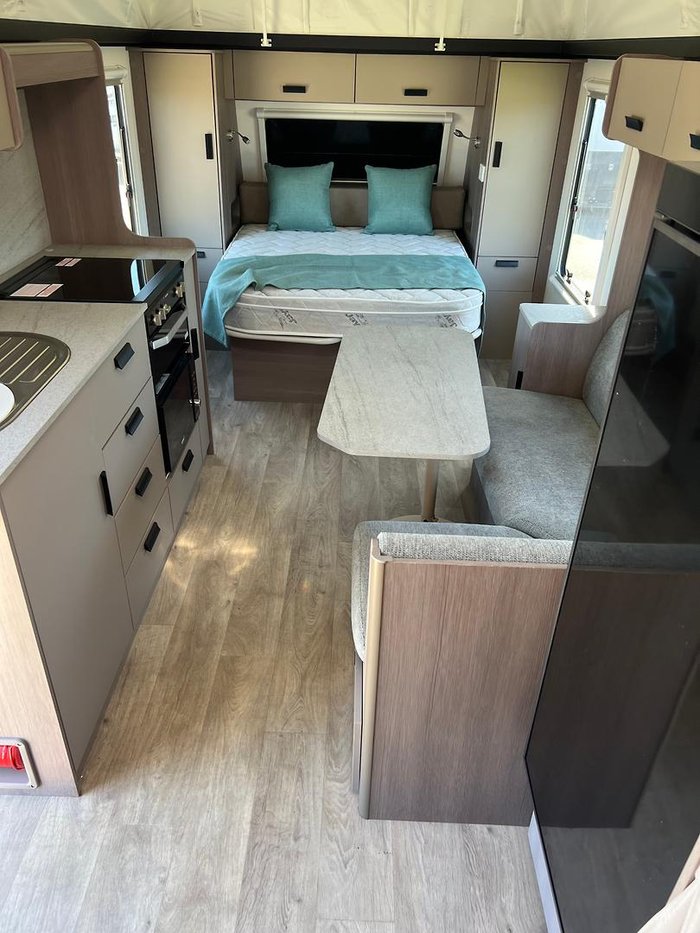 2023 Jayco Journey 17.55-8