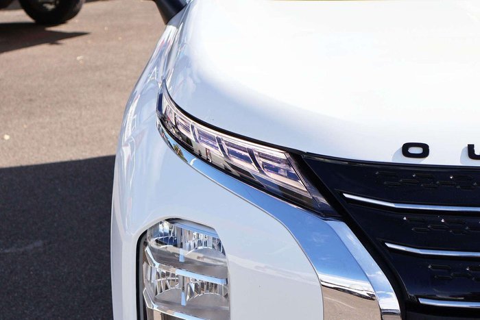 2022 Mitsubishi Outlander Exceed