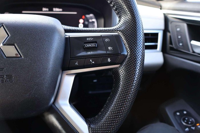 2022 Mitsubishi Outlander Exceed