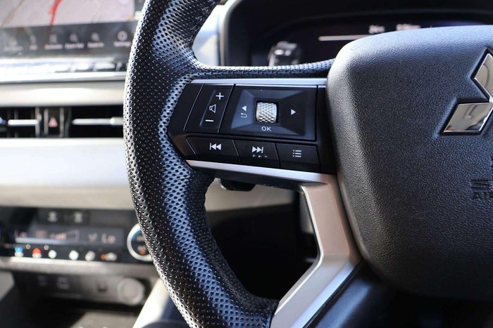 2022 Mitsubishi Outlander Exceed