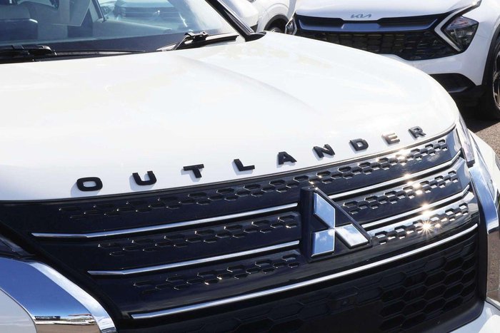 2022 Mitsubishi Outlander Exceed