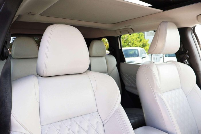 2022 Mitsubishi Outlander Exceed