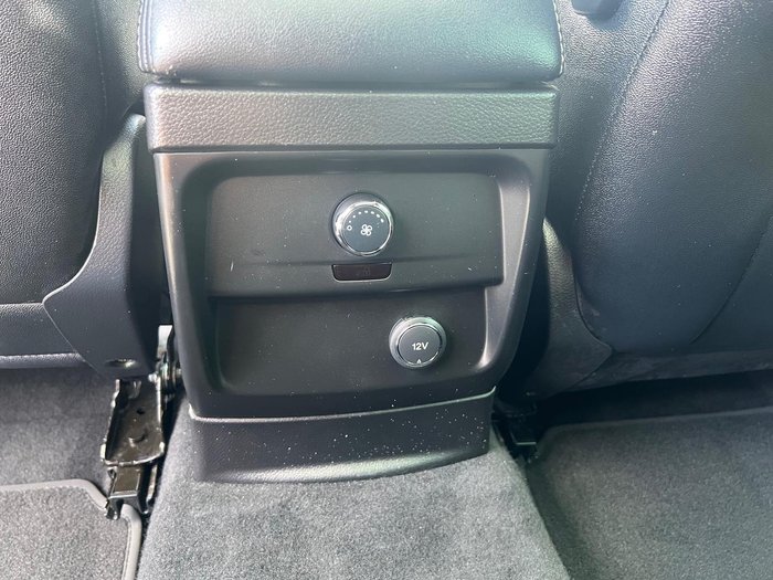 2022 Ford Everest Titanium