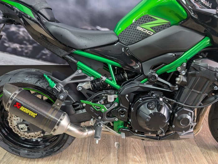 2022 Kawasaki Z900 SUPERNAKED (ZR900) Black