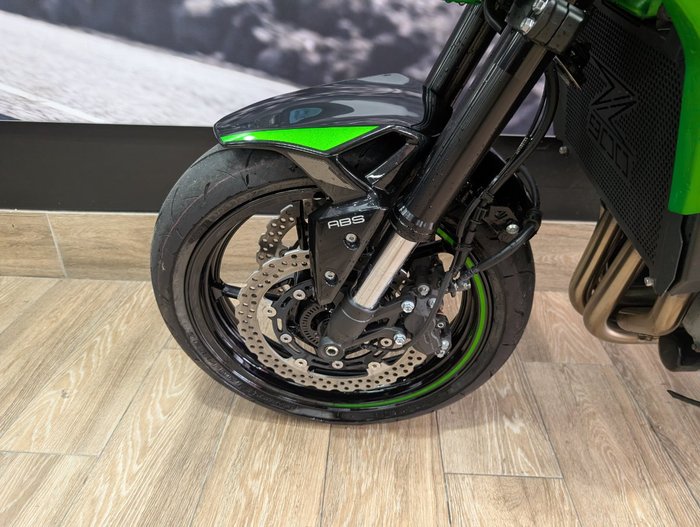 2022 Kawasaki Z900 SUPERNAKED (ZR900) Black