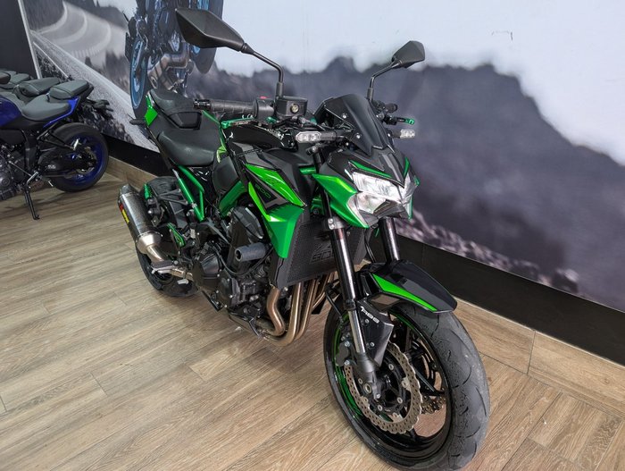 2022 Kawasaki Z900 SUPERNAKED (ZR900) Black